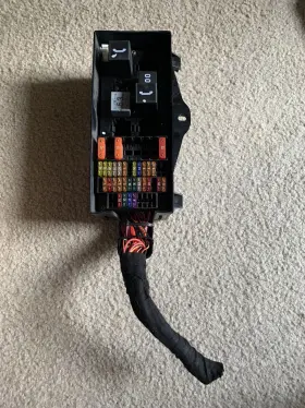 3w7937619 Bentley Continental Gt V8 4.0 Fuse Box
