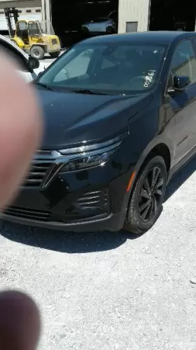 300.gm8l23 Chevrolet Equinox 2023 Engine
