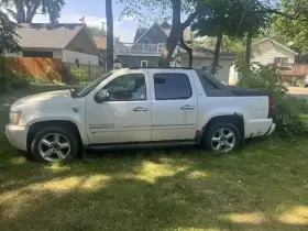 3gntkge37bg384884 Chevrolet 2011 Avalanche 5.7l V8 Gas Motor