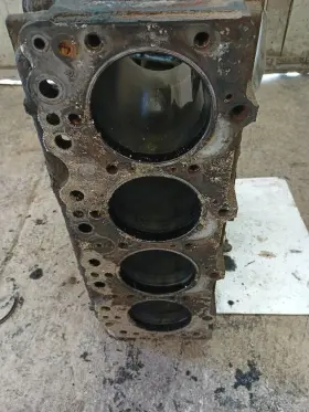 302.is8p93 Isuzu 1993 4bd2tc Bare Engine Block 12168947
