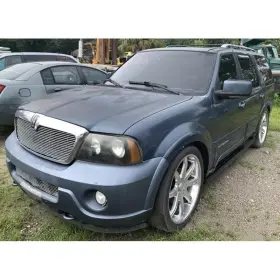 5lmfu28r43lj24961 Lincoln 2003 Navigator Engine