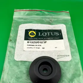 B132u0123f Lotus Genuine Oem Emira Evora Undertray Rubbing Block