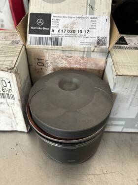 Mercedes-benz A6170301017 Om617 Turbo Pistons Oem Nos A617 030 10 17