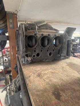 Porsche 6461996 Used Genuine 911s 2.7 Magnesium Engine Case 911/82 6460291 9011011027r