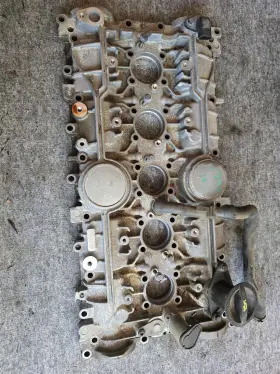 36050502 Volvo 36050494 2008-2010 S40 V50 C30 2.4l Engine Motor Cylinder Head Cover Oem